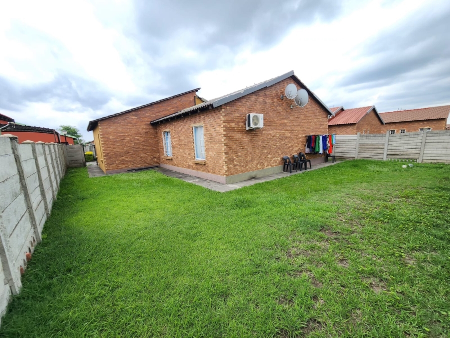 3 Bedroom Property for Sale in Waterval East North West